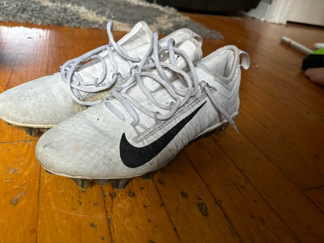 White Used Men's Low Top Lacrosse Cleats