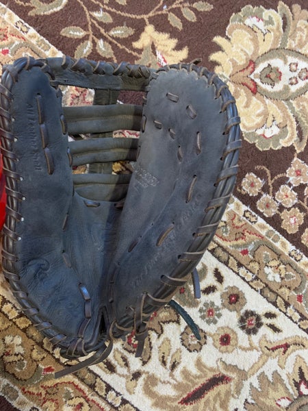 Rawlings D125BFB right handed 1st baseman’s mit