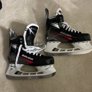 Used Senior Bauer Extra Wide Width 7.5 Vapor X3 Hockey Skates