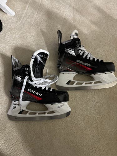 Used Senior Bauer Extra Wide Width 7.5 Vapor X3 Hockey Skates