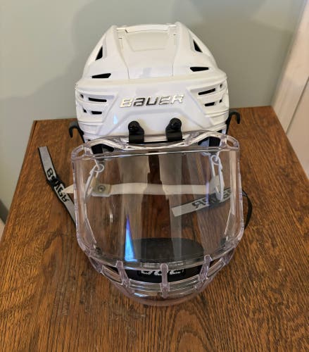 Bauer Re-Akt Medium White Hockey helmet