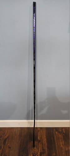 New Intermediate Bauer Vapor Hyperlite 2 Right Handed Hockey Stick P92
