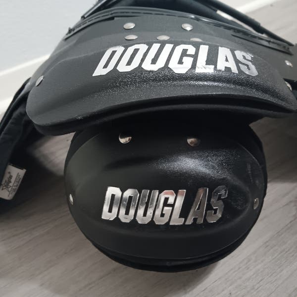 Used Small Youth Douglas Skills Shoulder Pads 17