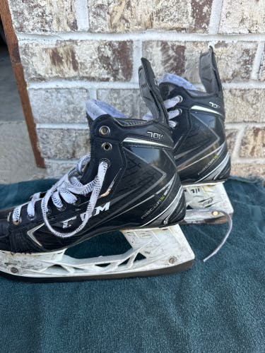 Used Senior CCM 7.5 RibCor 70K Hockey Skates