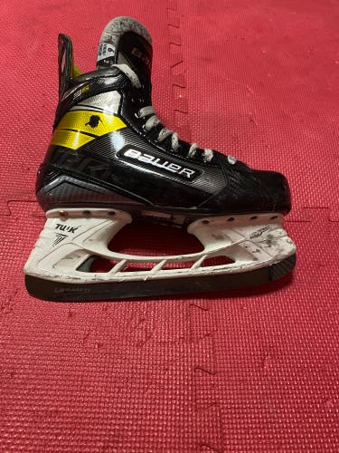 Used Intermediate Bauer Fit 2 Size 6 Supreme 3S Hockey Skates - Includes 2nd Set of Blades