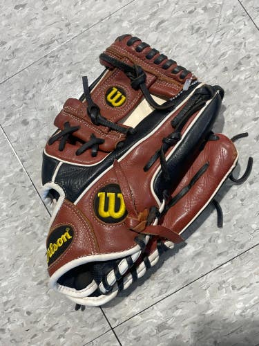 Used Wilson A500 Right Hand Throw Baseball Glove 11.5"