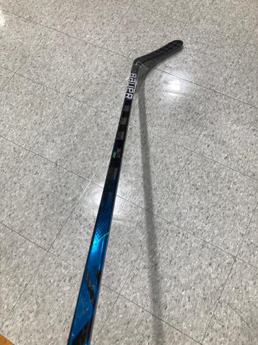 Used Youth Bauer Nexus Geo Hockey Stick Right Handed P92