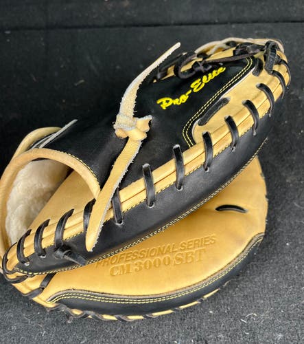 Used All Star Right Hand Throw CM3000SBT Catcher's Glove 33.5"