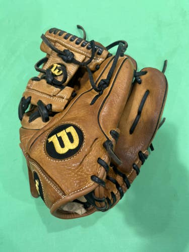 Brown Used Kid Pitch (9YO-13YO) Wilson A950 Right Hand Throw Pitcher's Baseball Glove 11.5"