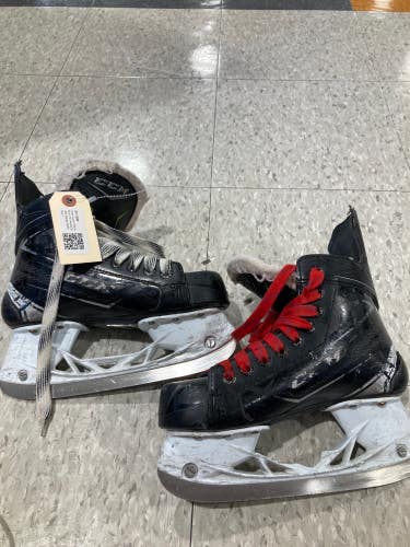 Used Junior CCM RibCor 74K Hockey Skates Regular Width Size 3