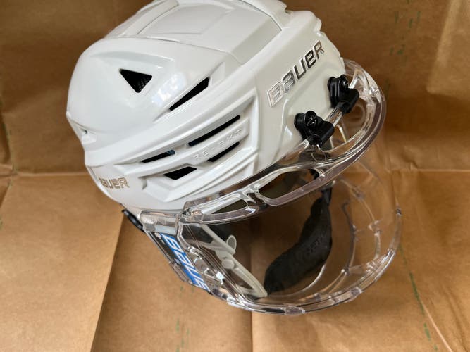 Bauer Re-Akt 150 Helmet  Medium with Concept 3 full shield