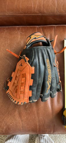 Used Right Hand Throw Outfield Baseball Glove 12"