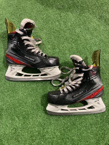 Used Intermediate Bauer Vapor X2.9 Hockey Skates Size 5