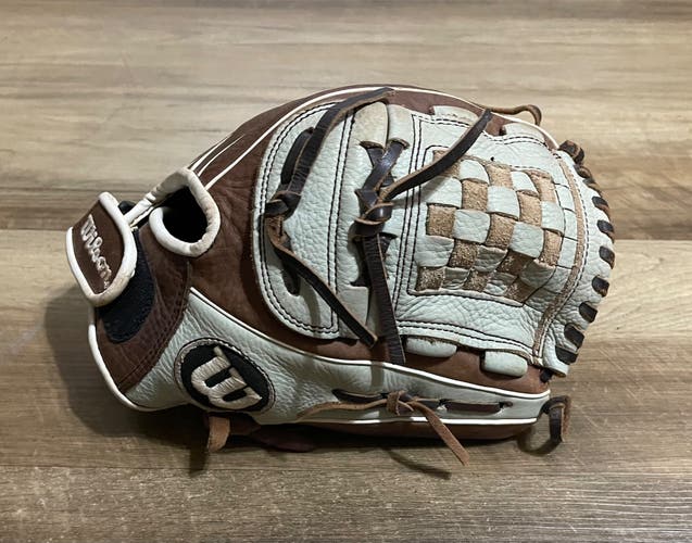 Wilson Fast pitch Softball Glove