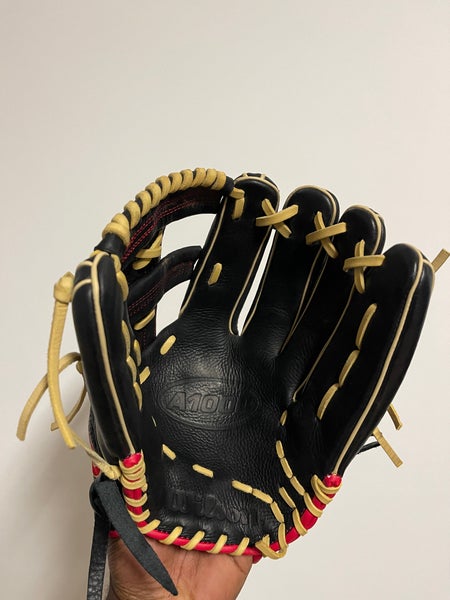 Used Right Hand Throw Wilson Infield A1000 Baseball Glove 12"