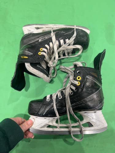 Used Intermediate Bauer Supreme 160 Hockey Skates Regular Width Size 4