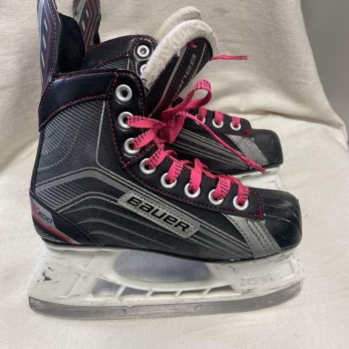 Junior Size 2 Bauer Vapor X200 Ice Hockey Skates