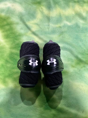 Used Small Youth Under Armour Arm Pads