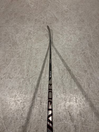 Used Intermediate Bauer Right Handed P28  Vapor Hyperlite 2 Hockey Stick