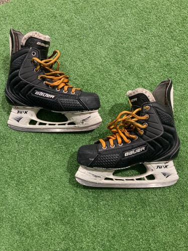 Used Intermediate Bauer Nexus 6000 Hockey Skates Regular Width Size 5.5