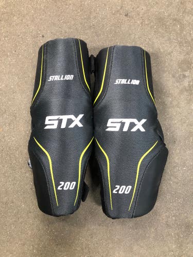 Used STX Stallion 200 Lacrosse Arm Pads (Size: Medium)