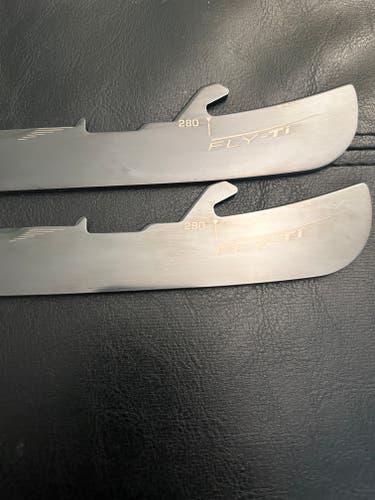 New Bauer Tuuk Fly Ti Steels 280mm