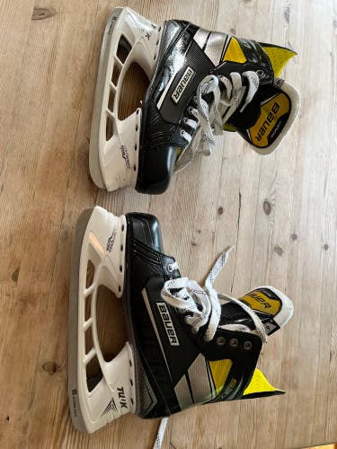 Used Senior Bauer Regular Width 9 Supreme S27 Hockey Skates