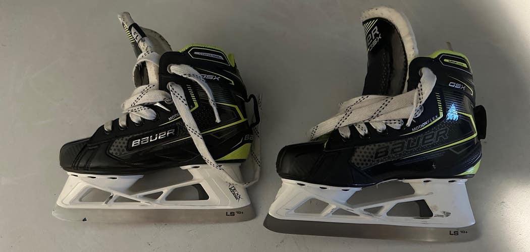 Used Junior Bauer GSX Hockey Goalie Skates Regular Width Size 1.5