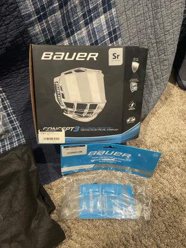 Bauer Concept 3 Full Visor- Senior