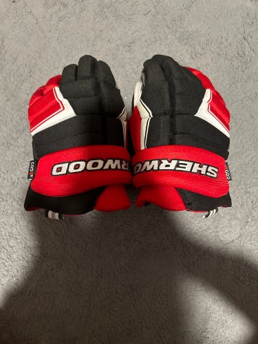 New Sher-Wood 14" Gloves