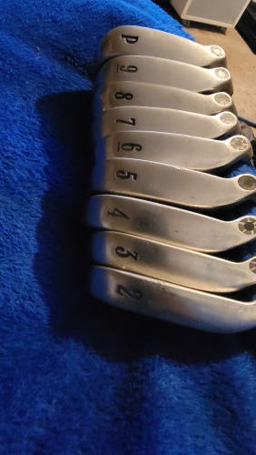 Used Men's Callaway X-12 Right Handed Iron Set Senior Flex 9 Pieces Graphite Shaft