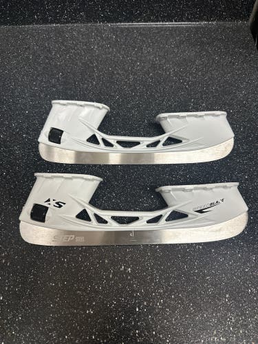 BRAND NEW CCM XS HOLDERS WITH STEP STEEL 255