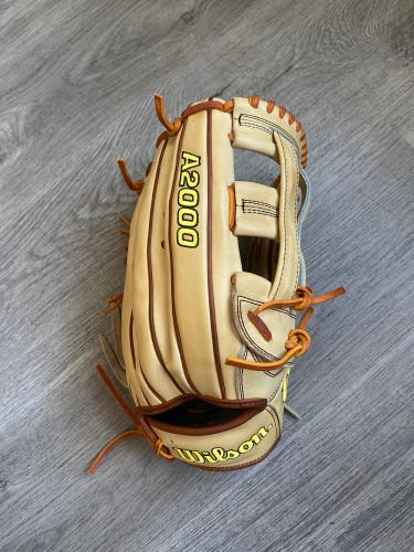 Used 2023 Outfield 12.75" A2000 Baseball Glove