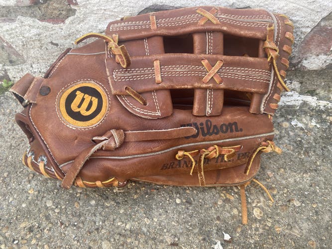 Wilson Extra A2914 RHT Outfield Glove 12 3/4”