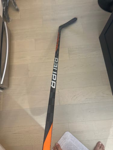 New Senior Bauer Right Handed P28 Pro Stock Nexus Sync Hockey Stick