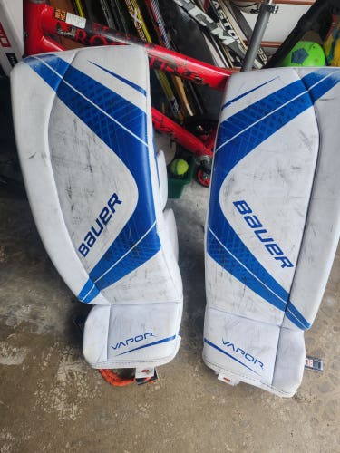 Large Bauer Vapor X700 Goalie Leg Pads