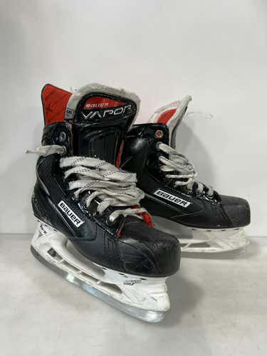 Used Bauer Vap Select Junior 05.5 Ice Hockey Skates