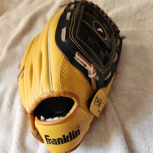 Franklin Right Hand Throw Fieldmaster Baseball/Softball Glove 12.5" Hand Formed Pocket