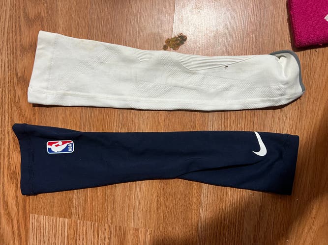 NBA Navy Blue & Reg. White arm sleeve