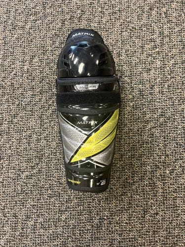 BAUER SUPREME MATRIX JUNIOR HOCKEY SHIN GUARDS