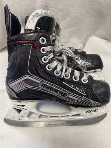 Junior youth size 12 Bauer vapor X 500 ice hockey skates
