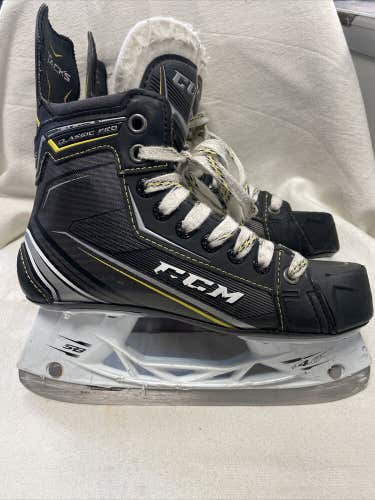 Junior size 4 1/2 CCM tacks classic pro ice hockey skates
