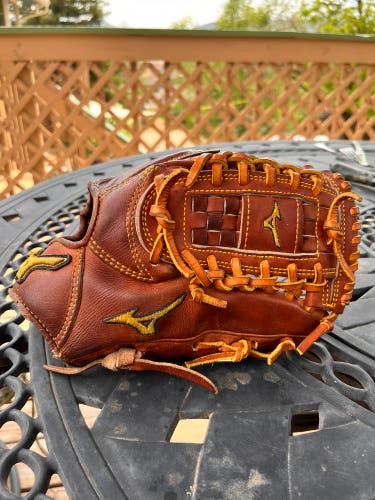 Mizuno Pro Limited GMP100 12” Baseball Glove