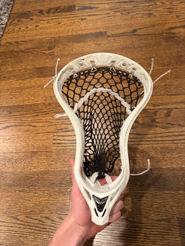 White Used Strung With Black Mesh Evo 5 Head