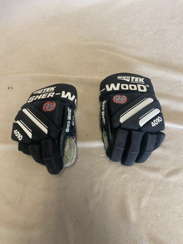 Used Sher-Wood 4010 Gloves 10"