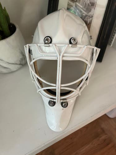 Victory Pro V10 Hockey Goalie Mask Size M/L