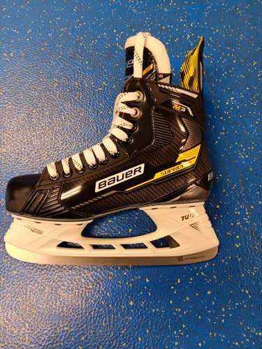 New Junior Bauer Supreme M3 Hockey Skates 6