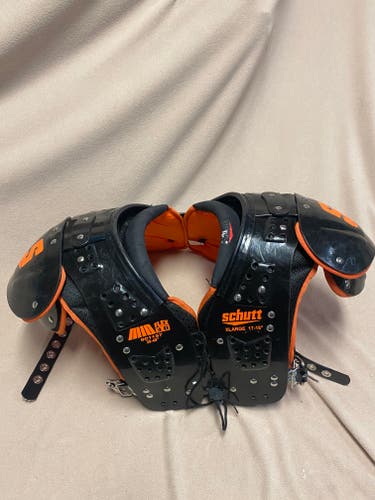 Used Extra Large Youth Schutt Mid flex 3.0 Shoulder Pads