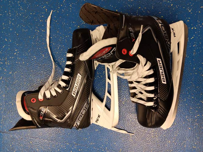 New Senior Bauer Vapor X3.5 Hockey Skates 9.5