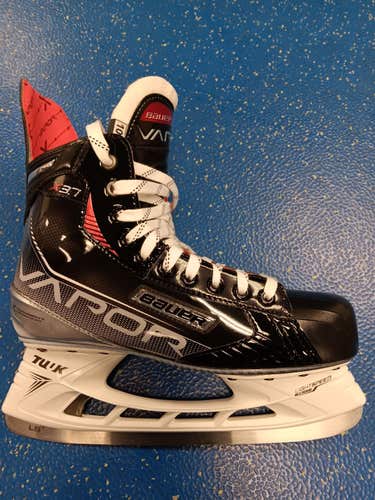 New Senior Bauer Vapor X3.7 Hockey Skates 10